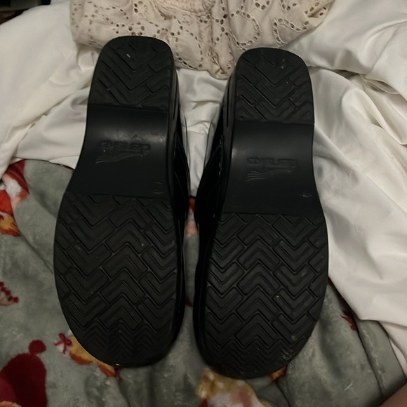 black dansko clogs worn once! - Picture 3 of 3